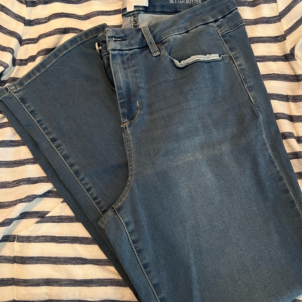 Women's Straight Leg Jeans - Blue